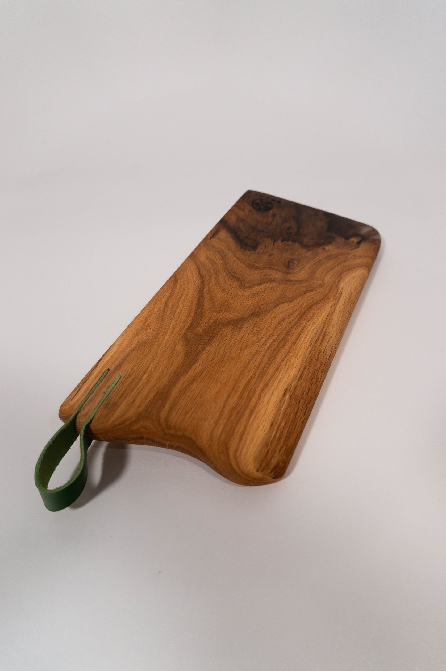 Dog din Stejar cu Codita de piele 13x3.cm