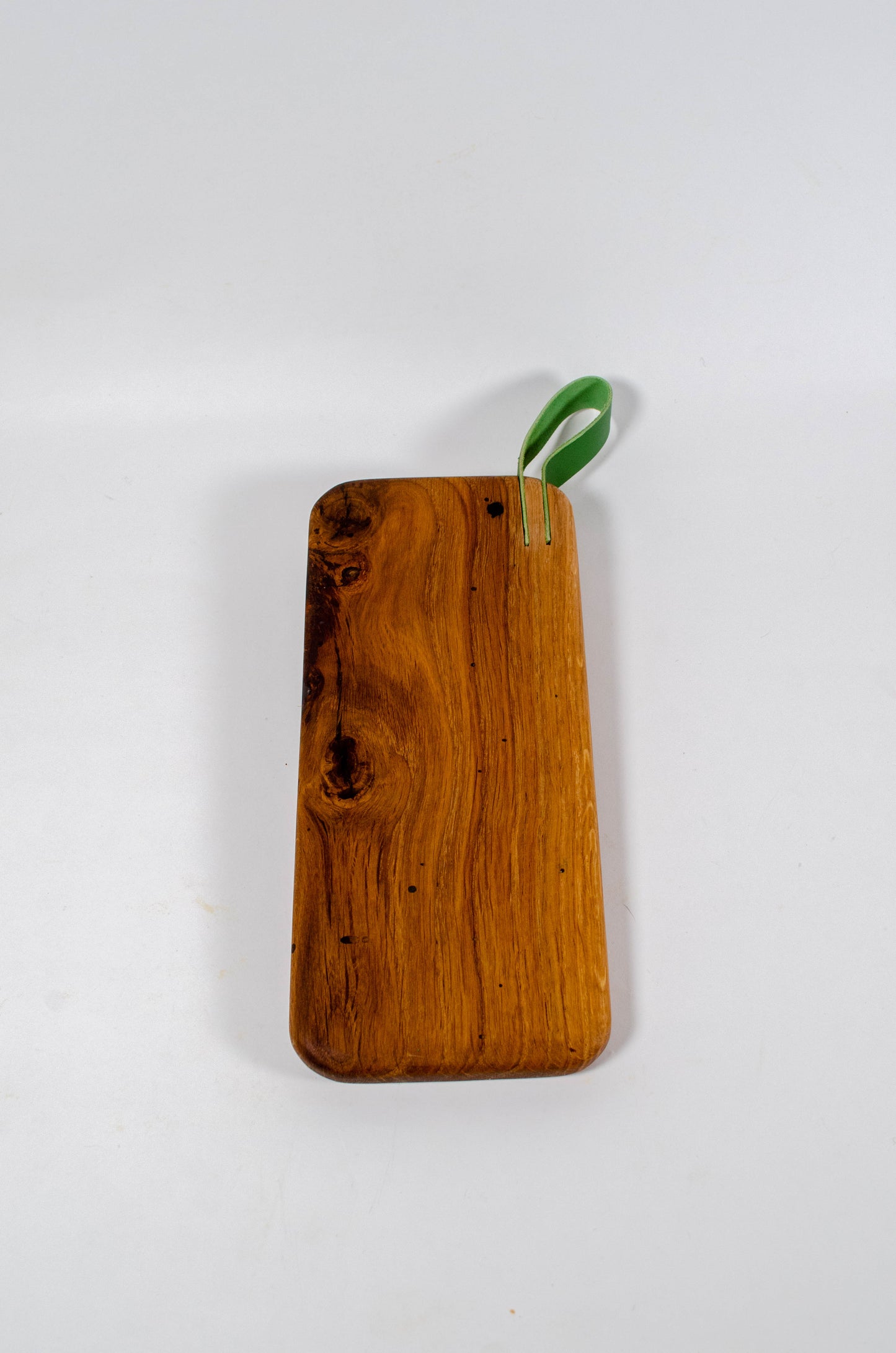 Dog din Stejar cu Codita de piele 27x12cm